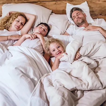 Familienresort Ellmauhof - Feriengut Saalbach