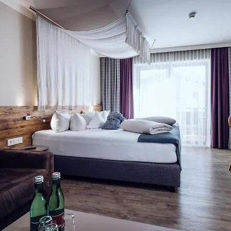 Familienresort Ellmauhof - Feriengut Hotel