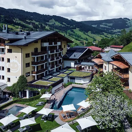 Familienresort Ellmauhof - Feriengut 4*