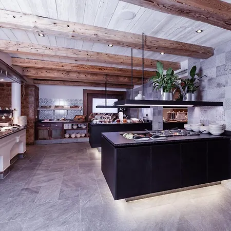 Ellmauhof - Generationenresort Szálloda 4*