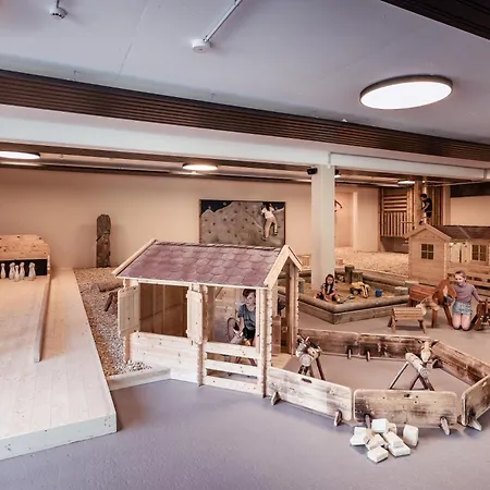 Ellmauhof - Generationenresort 4*