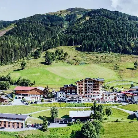 Familienresort Ellmauhof - Feriengut Hotel