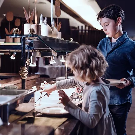 Ellmauhof - Generationenresort فندق