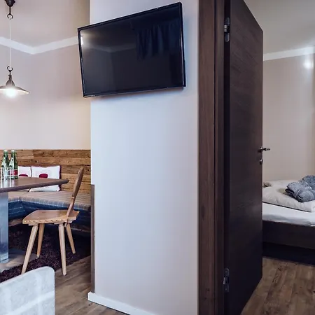 Ellmauhof - Generationenresort فندق