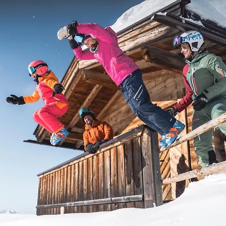 فندق Ellmauhof - Generationenresort