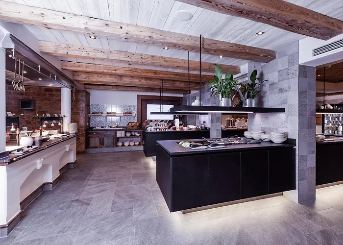 Ellmauhof - Generationenresort Hotel 4*