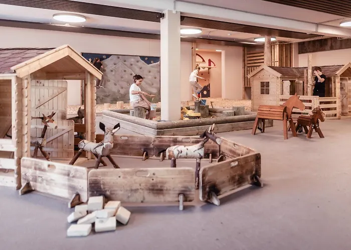 Ellmauhof - Generationenresort Hotel 4*